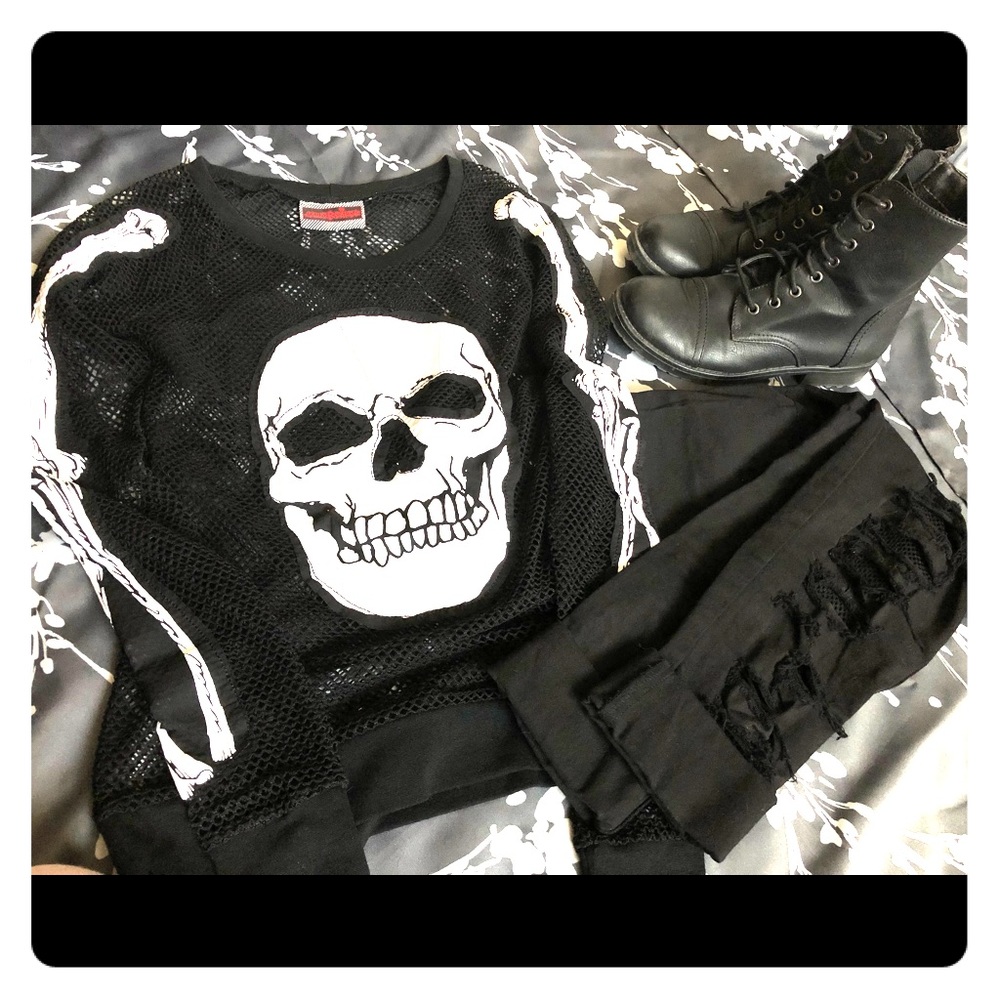 Jawbreaker fishnet skull and bones pullover